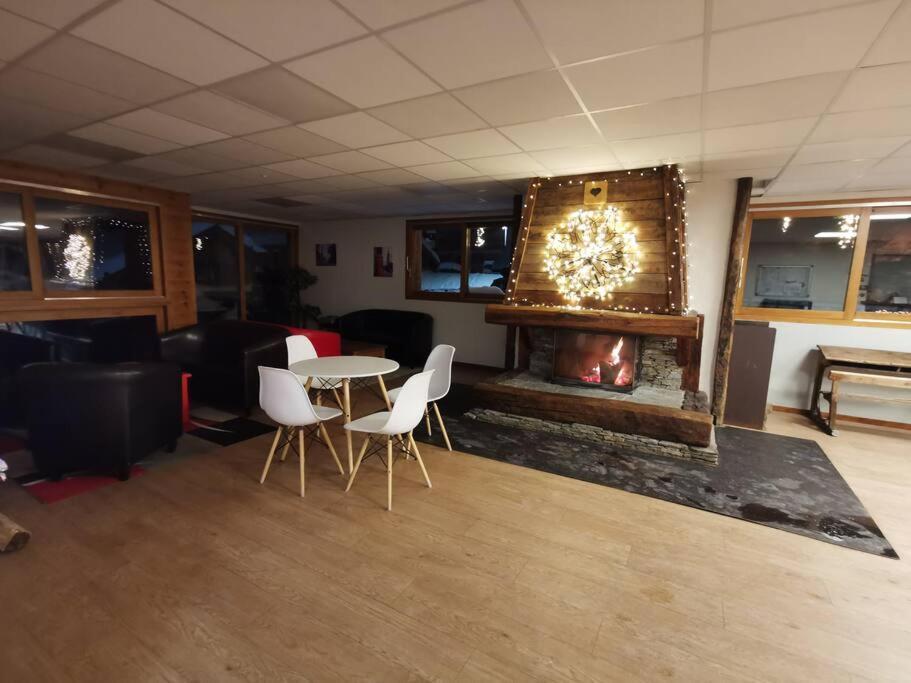 Chalet 4 Pers. Piscine Et Literie Toute Neuve. Puy-Saint-Vincent Buitenkant foto